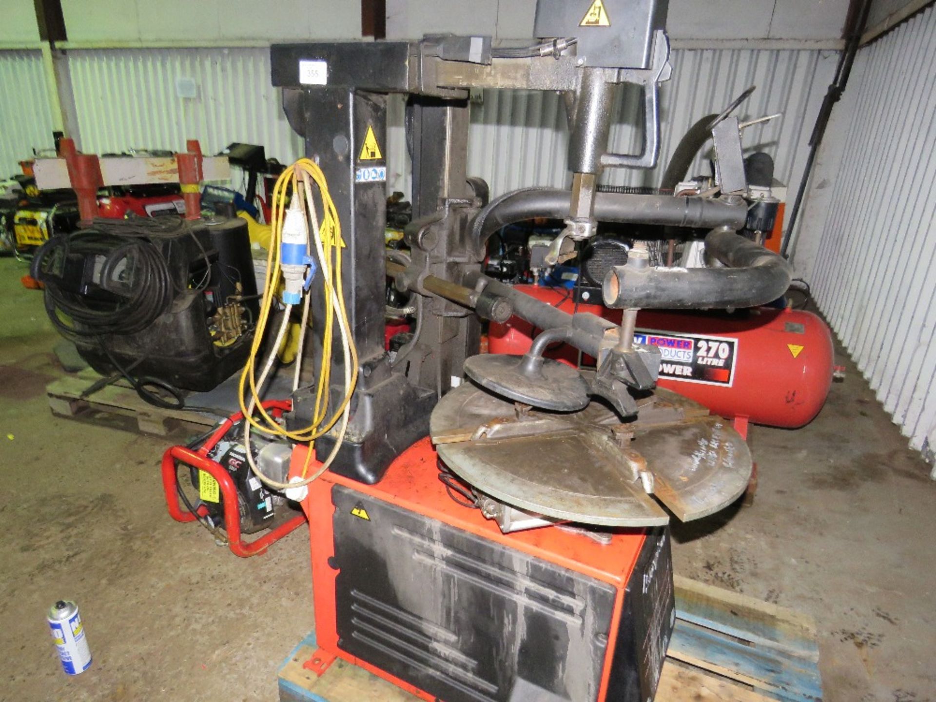 SNAPON T3 SUPER TYRE REMOVING MACHINE 240V YEAR 2014