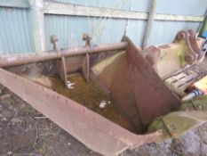 'V' ditching trench bucket for 30tonne excavator