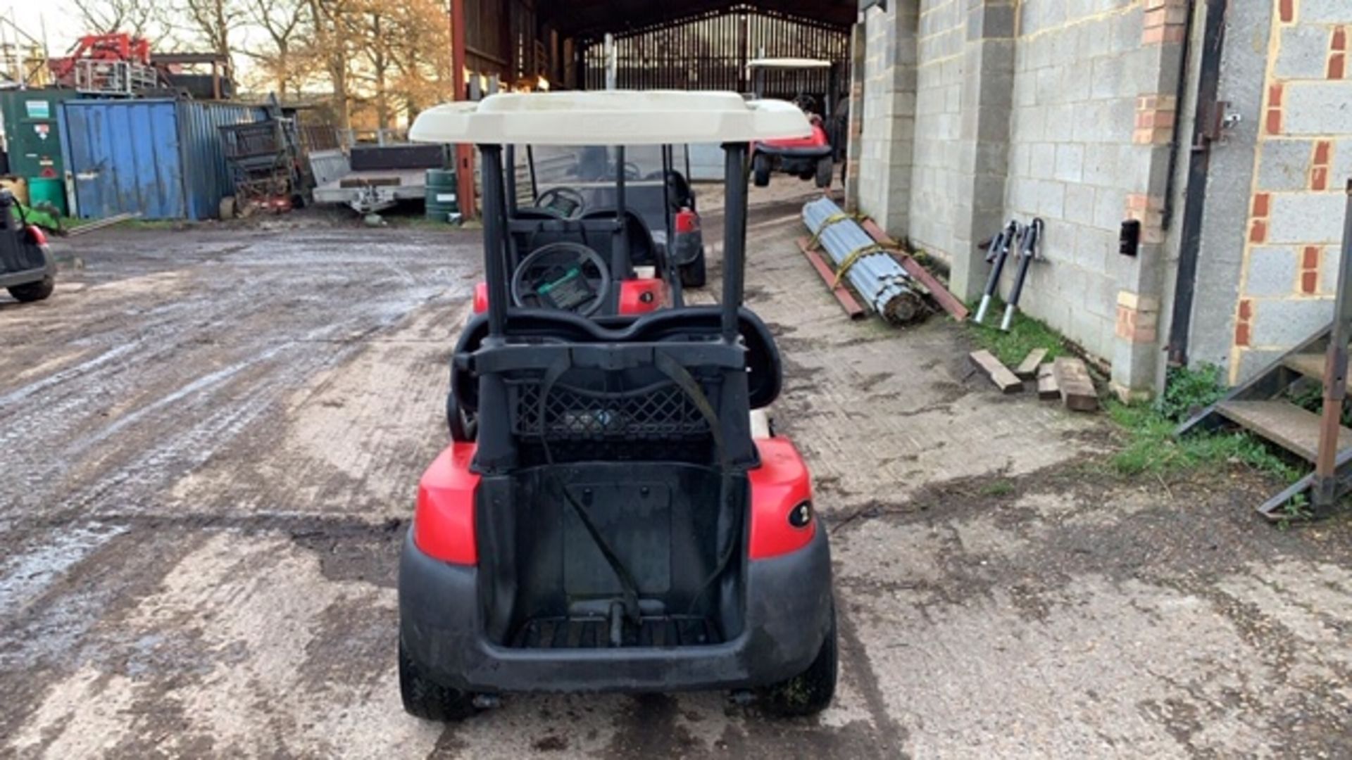 CLUBCAR ELECTRIC GOLF BUGGY, NON RUNNER, NO BATTERIES, INCOMPLETE YEAR 2004, NO KEYS. LOT - Image 2 of 4