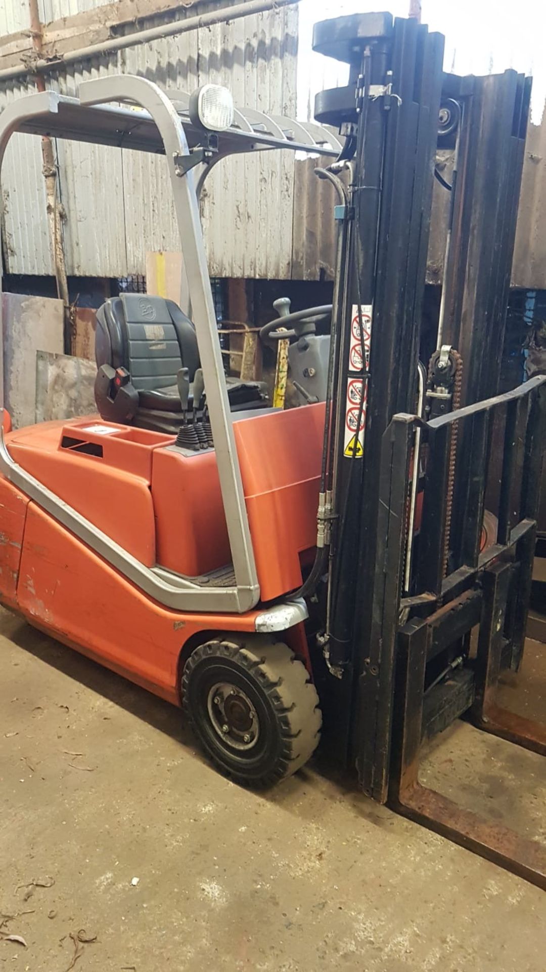 CESAB BLITZ 315 3 WHEEL BATTERY FORKLIFT TRUCK, YEAR 2008, 1.5TONNE RATED 4 METRE 3 STAGE MAST, - Image 3 of 3