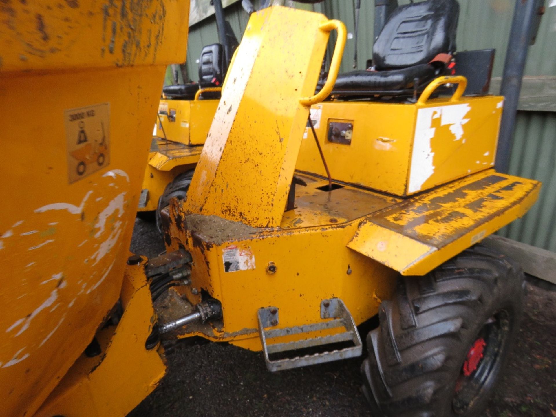 THWAITES 3 TONNE SWIVEL SKIP DUMPER, YEAR 2011 BUILD, 1909 REC HRS, PN:DS-007. DIRECT EX LOCAL - Image 8 of 10