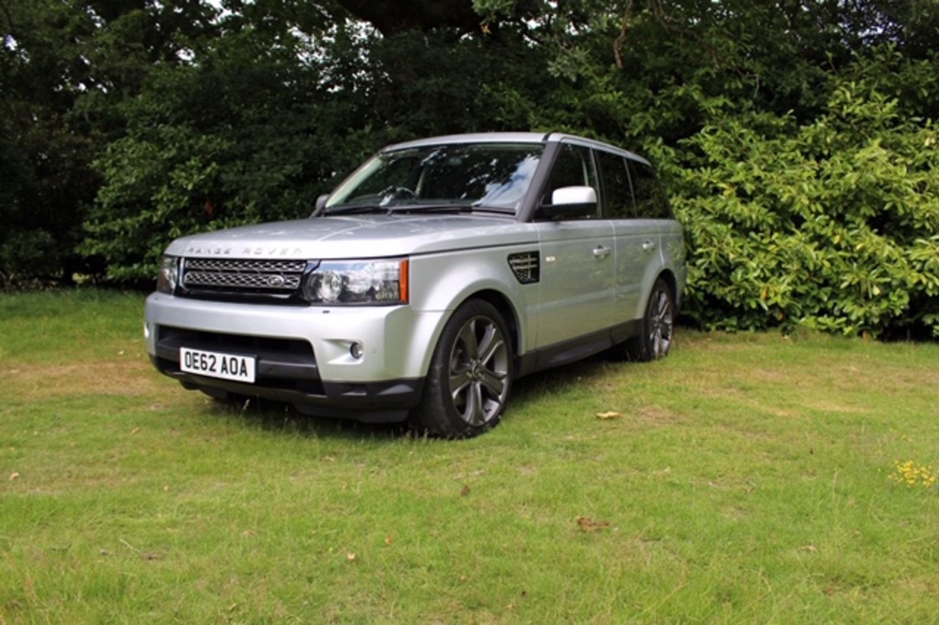 RANGE ROVER SPORT 4X4 CAR, REG: OE62 AOA, SILVER, 89,000 REC MILES APPROX (STILL IN USE SO MAY - Image 2 of 10