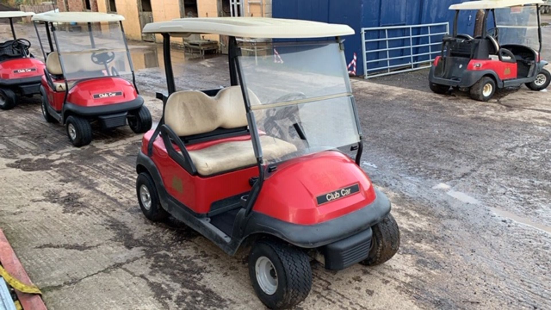 CLUBCAR ELECTRIC GOLF BUGGY, NON RUNNER, NO BATTERIES, INCOMPLETE YEAR 2004, NO KEYS. LOT - Image 2 of 3