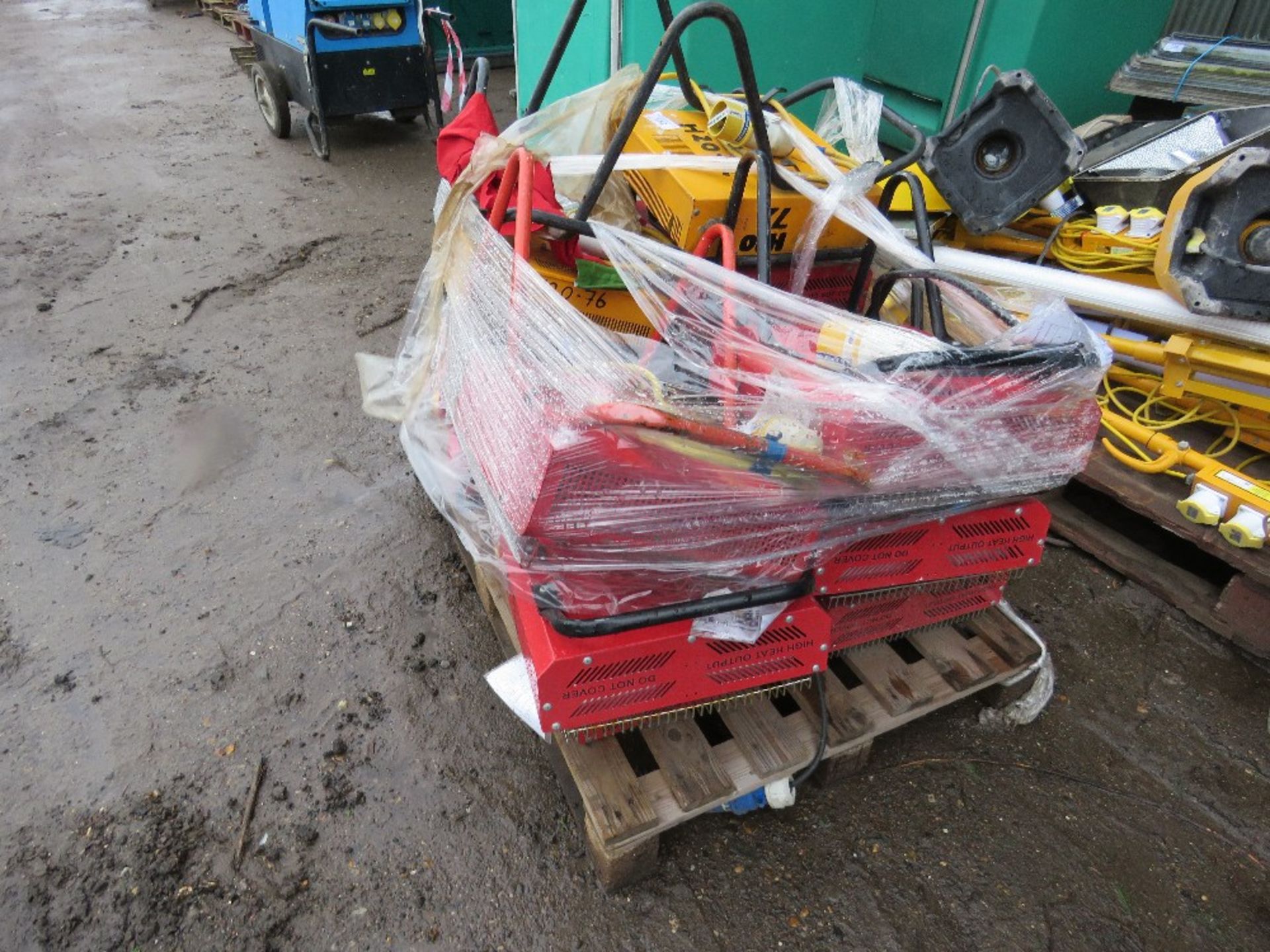 Pallet of small 110v radiant heaters - Image 2 of 2