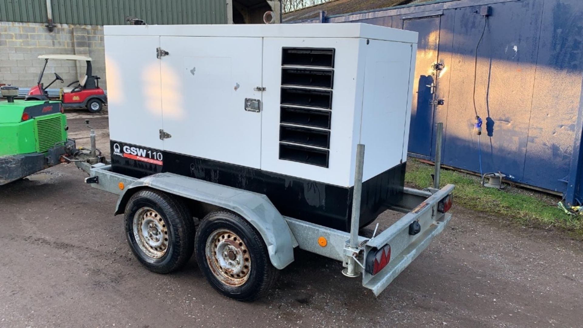 PRAMAC GSW110 TOWED GENERATOR SET, YEAR 2011, 6500 REC HRS, ON AVONRIDE TWIN AXLED TRAILER. WHEN - Image 2 of 5