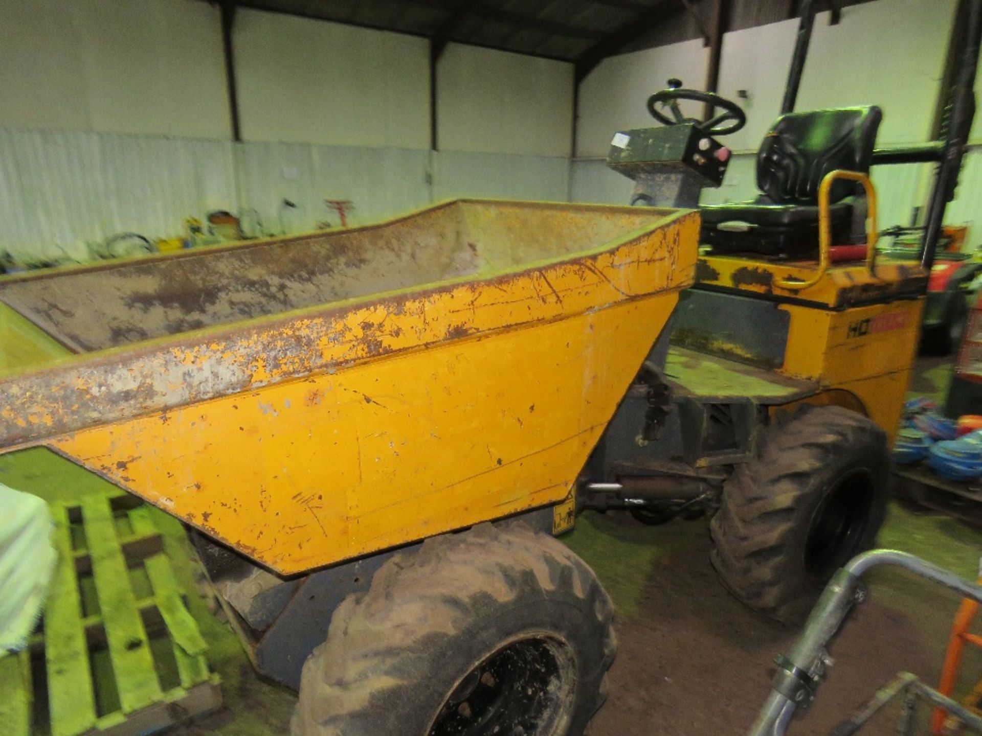 BENFORD HD1000 HIGH TIP DUMPER, YR2006 SN: SLBDRP00E604HM171 DIRECT FROM LOCAL COMPANY. WHEN - Image 4 of 6