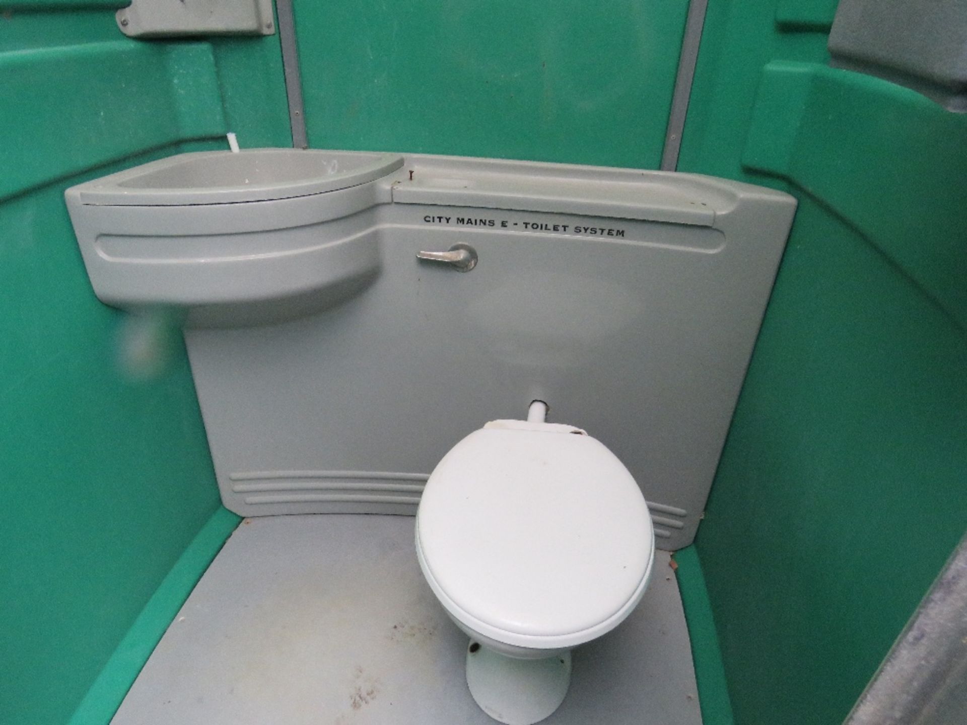 MAINS PORTABLE SITE TOILET - Image 2 of 4