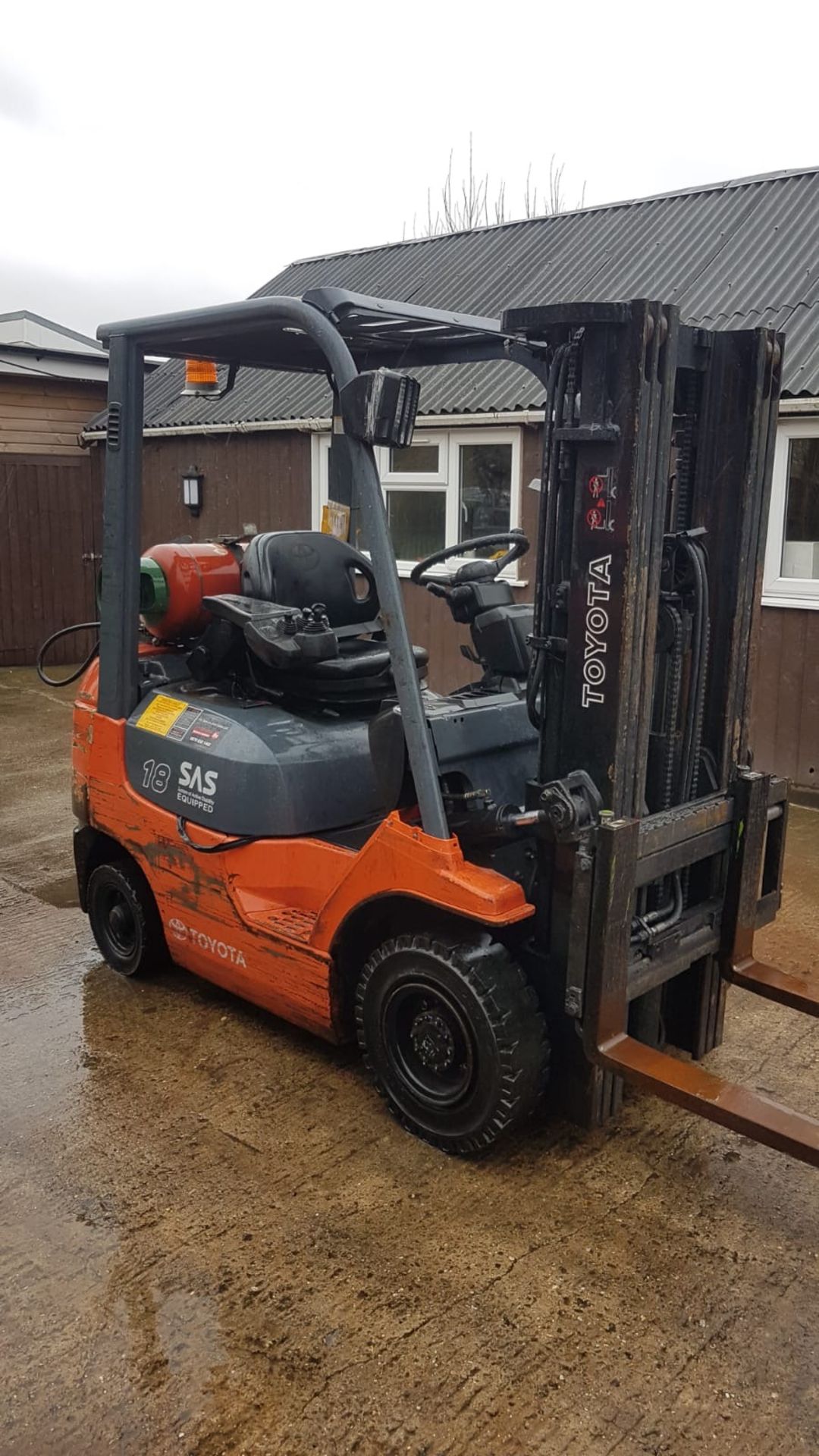 TOYOTA 7FG181.8 GAS POWERED FORKLIFT TRUCK, YEAR 2006, 4.3 METRE CONTAINER SPEC MAST WITH SIDE - Image 2 of 3