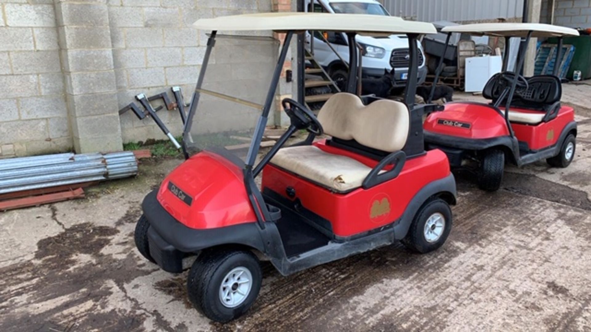 CLUBCAR ELECTRIC GOLF BUGGY, NON RUNNER, NO BATTERIES, INCOMPLETE YEAR 2004, NO KEYS. LOT - Image 3 of 4