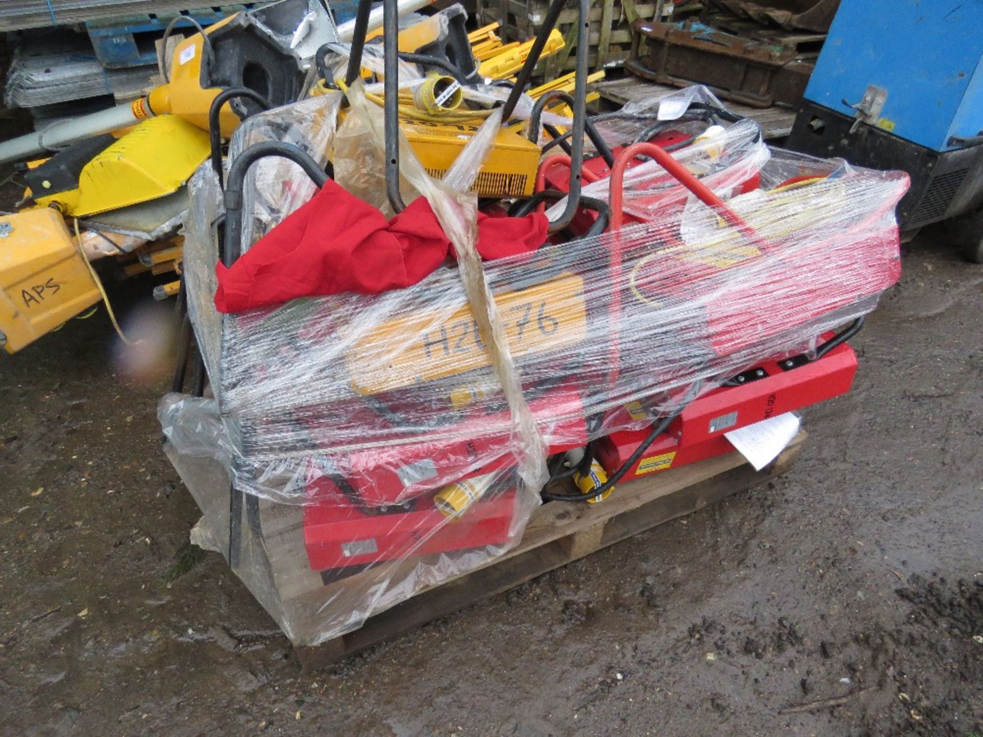 Pallet of small 110v radiant heaters