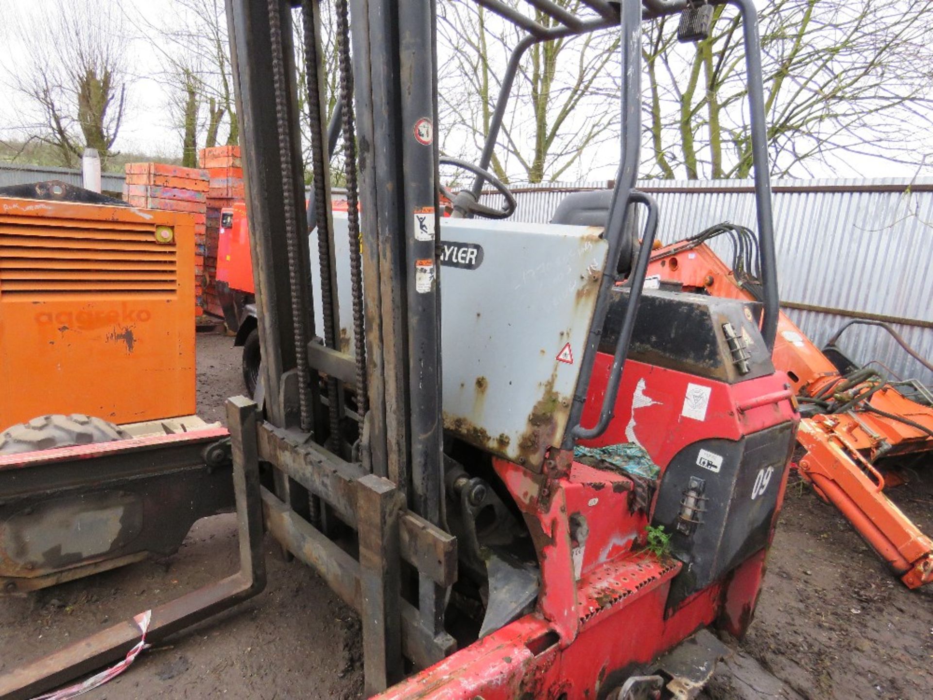 Palfinger lorry mounted rough terrain forklift WHEN TESTED WAS SEEN TO START, DRIVE, STEER, BRAKE - Image 2 of 5