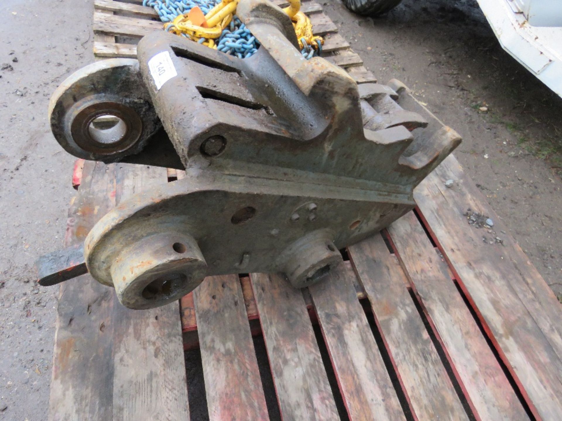 13 TONNE QUICK HITCH, REMOVED FROM MACHINE THAT WAS EXPORTED, UNTESTED