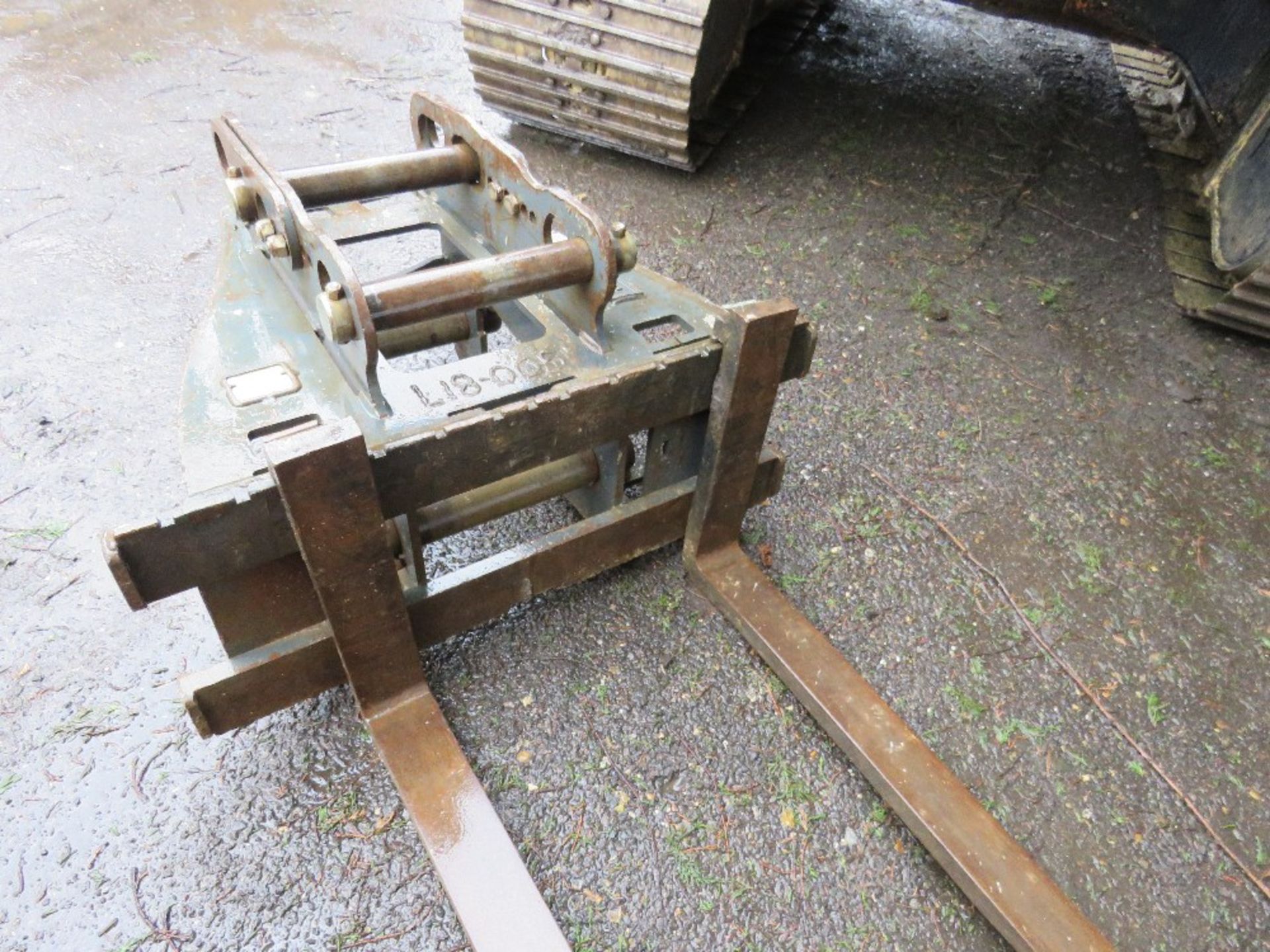 SET OF DROMORE PALLET FORKS FOR 13 TONNE EXCAVATOR, 65MM PINS, DIRECT EX LOCAL COMPANY, UNTESTED - Image 2 of 5