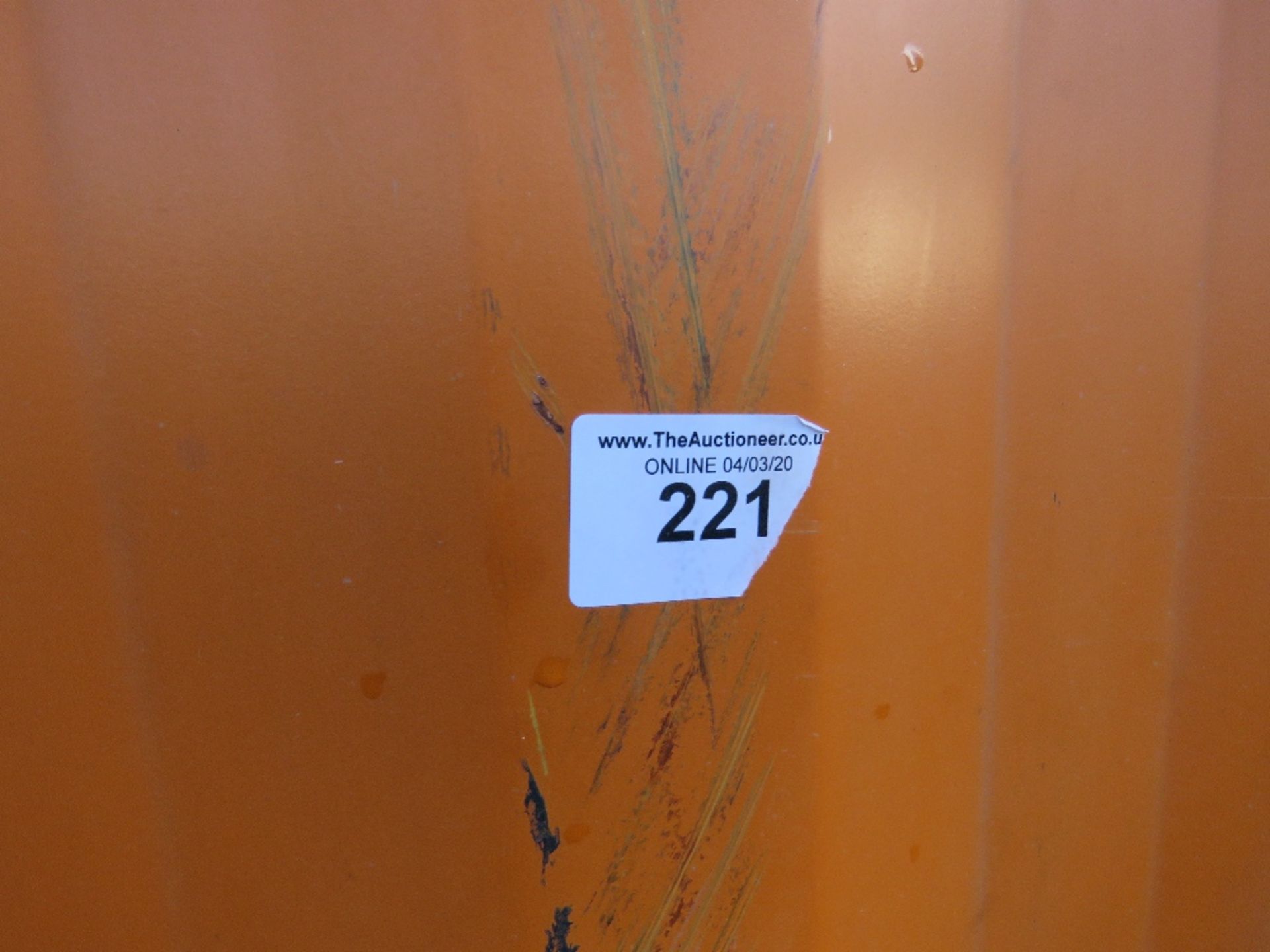 20FT STEEL CONTAINERISED PORTABLE OFFICE, ADAPTED WITH SIDE DOOR AND SERVING HATCH. NO KEYS. - Image 9 of 9