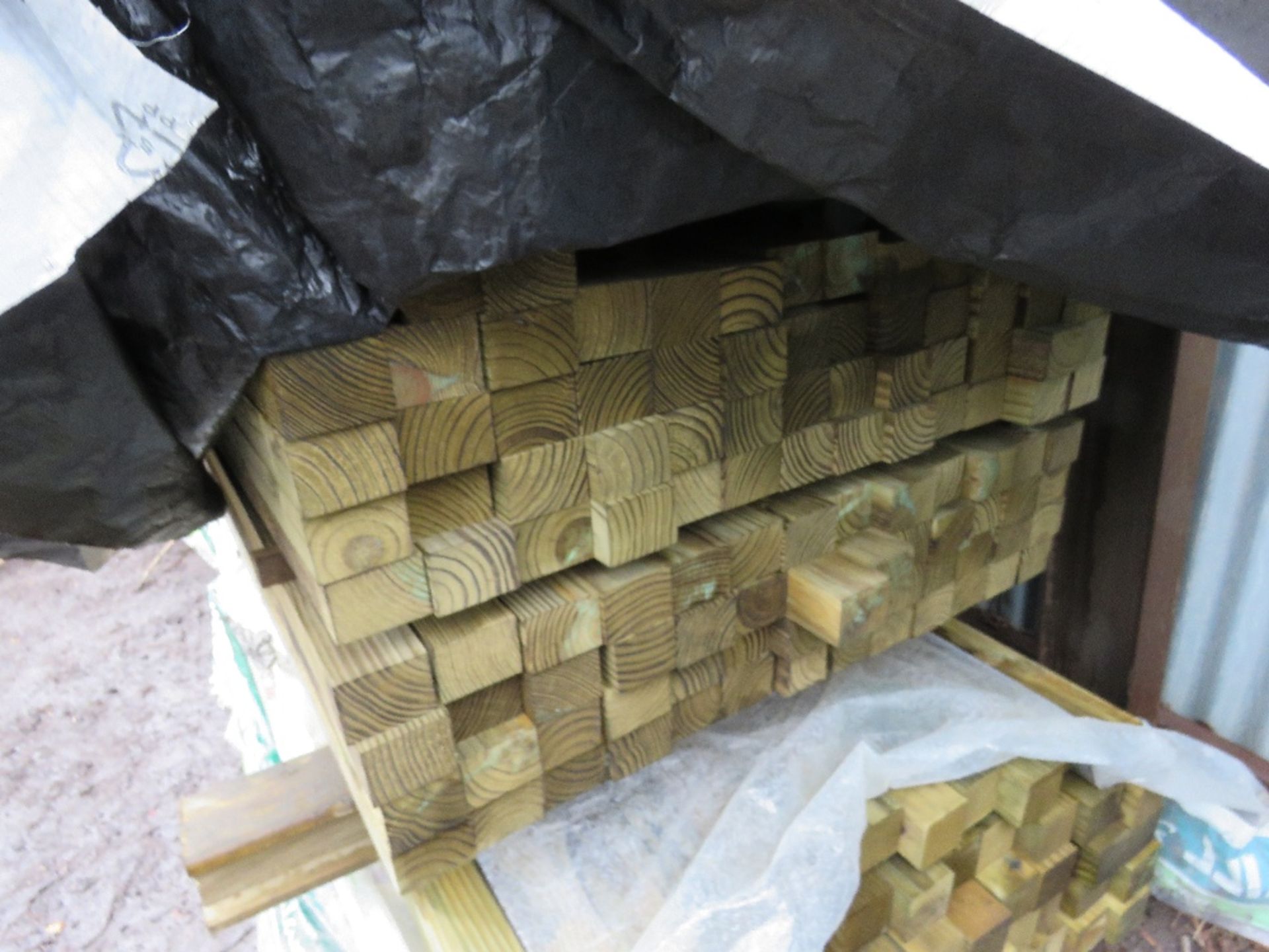 LARGE STACK OF ASSORTED TIMBER POSTS 81NO. APPROX. 2.1MX5.5CMX8CM 106NO. APPROX. 2.1MX7CMX6CM - Image 3 of 4