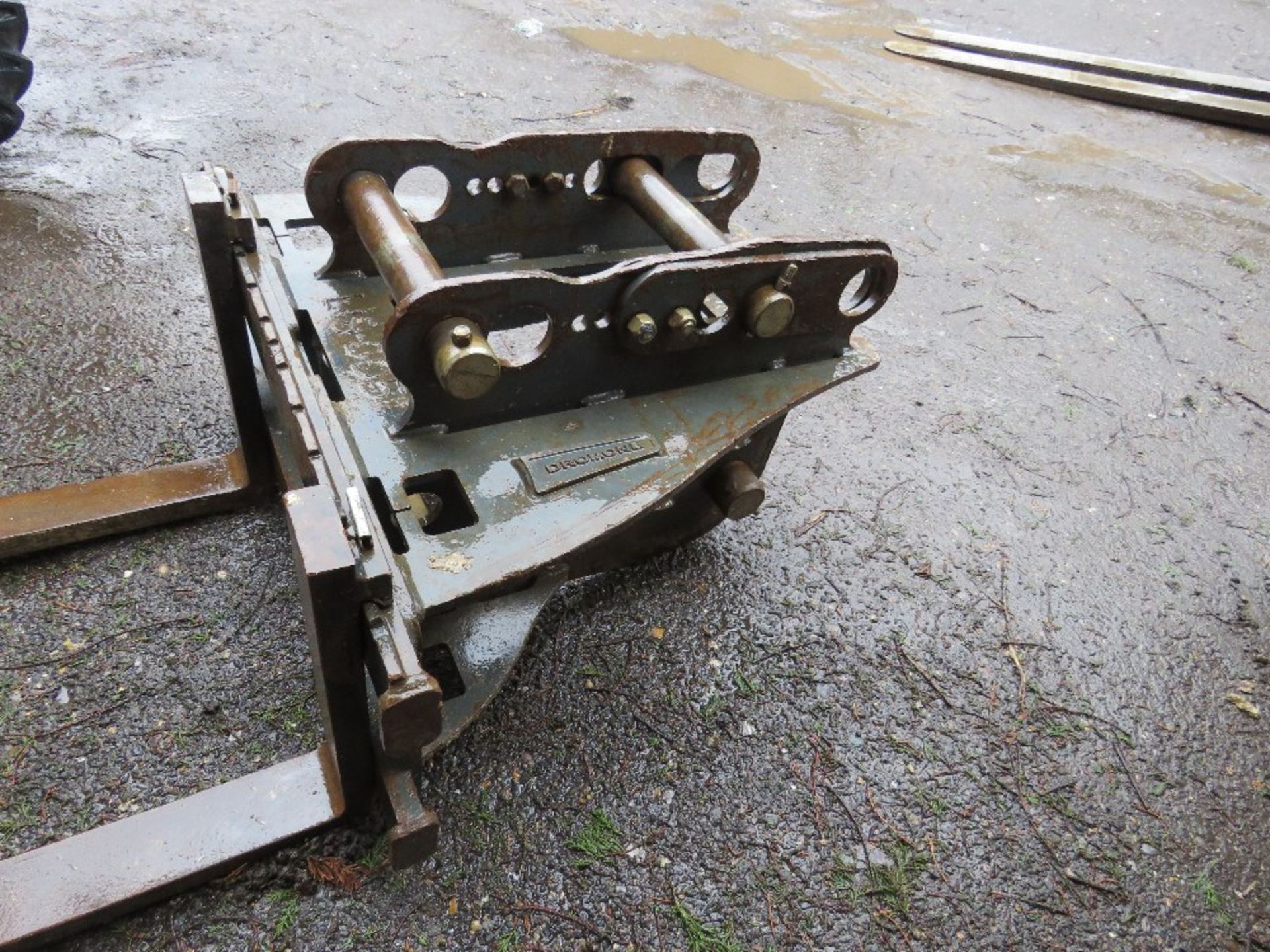 SET OF DROMORE PALLET FORKS FOR 13 TONNE EXCAVATOR, 65MM PINS, DIRECT EX LOCAL COMPANY, UNTESTED - Image 3 of 5