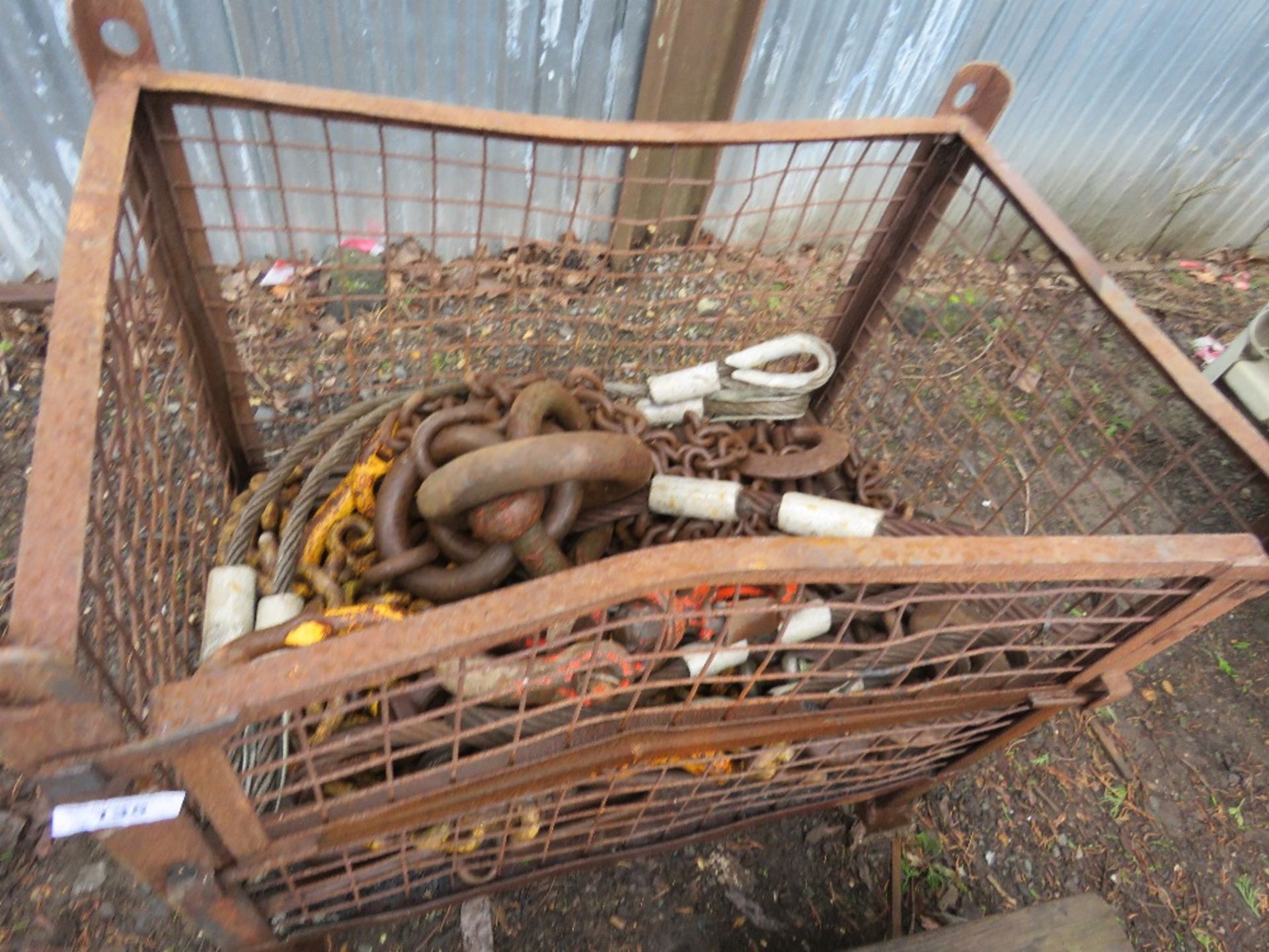 Stillage of chains and securing bolts