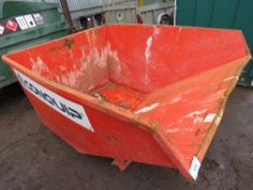 Telehandler tipping skip