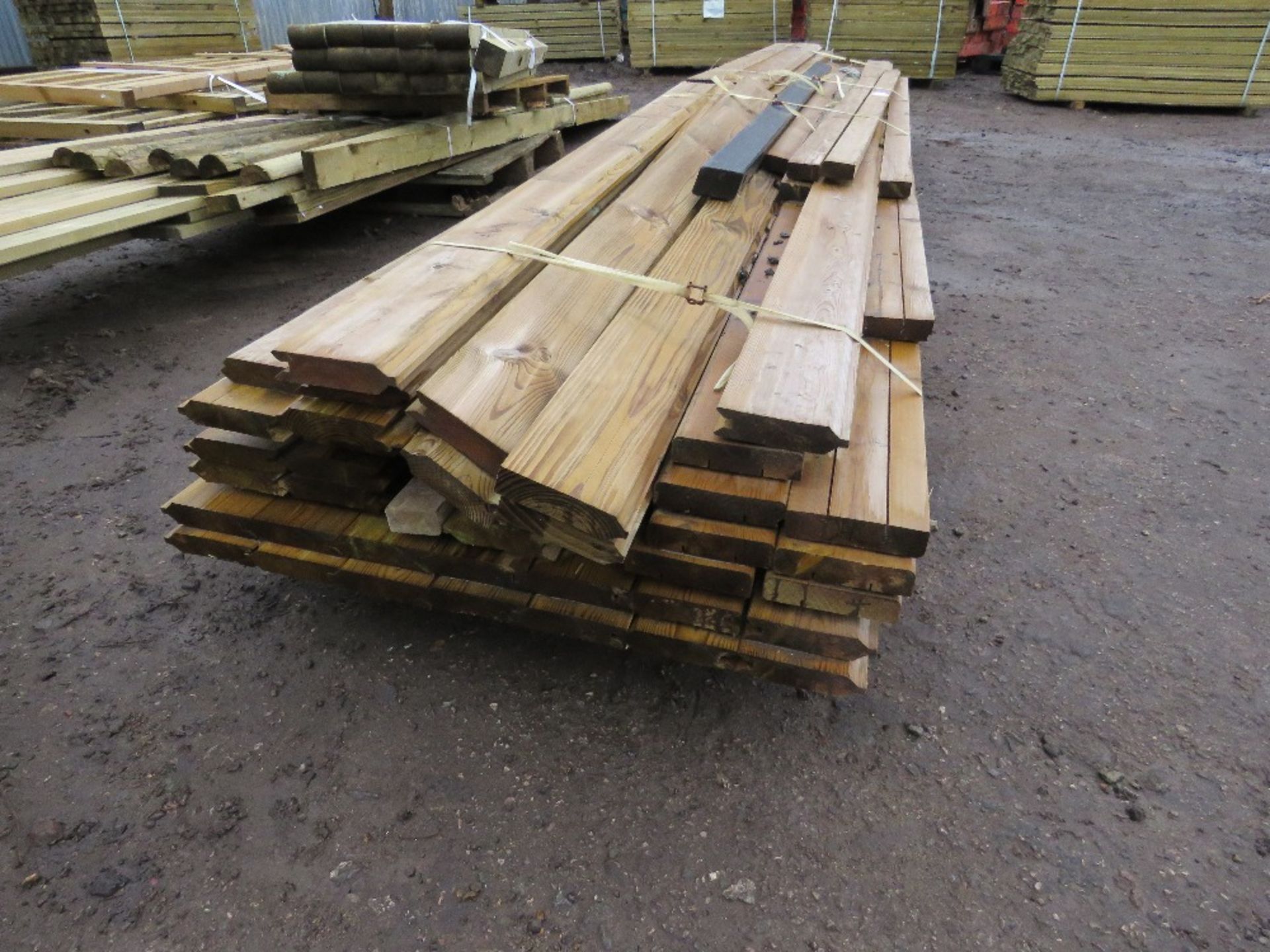 LARGE PACK OF ASSORTED DECKING AND INTERLOCKING TIMBER 8FT-15FT APPROX. - Image 2 of 3