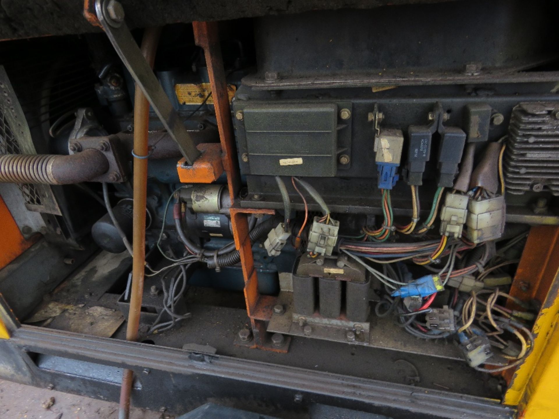 Arcgen 330SD towed welder WHEN TESTED WAS SEEN TO START AND RUN - Image 2 of 4
