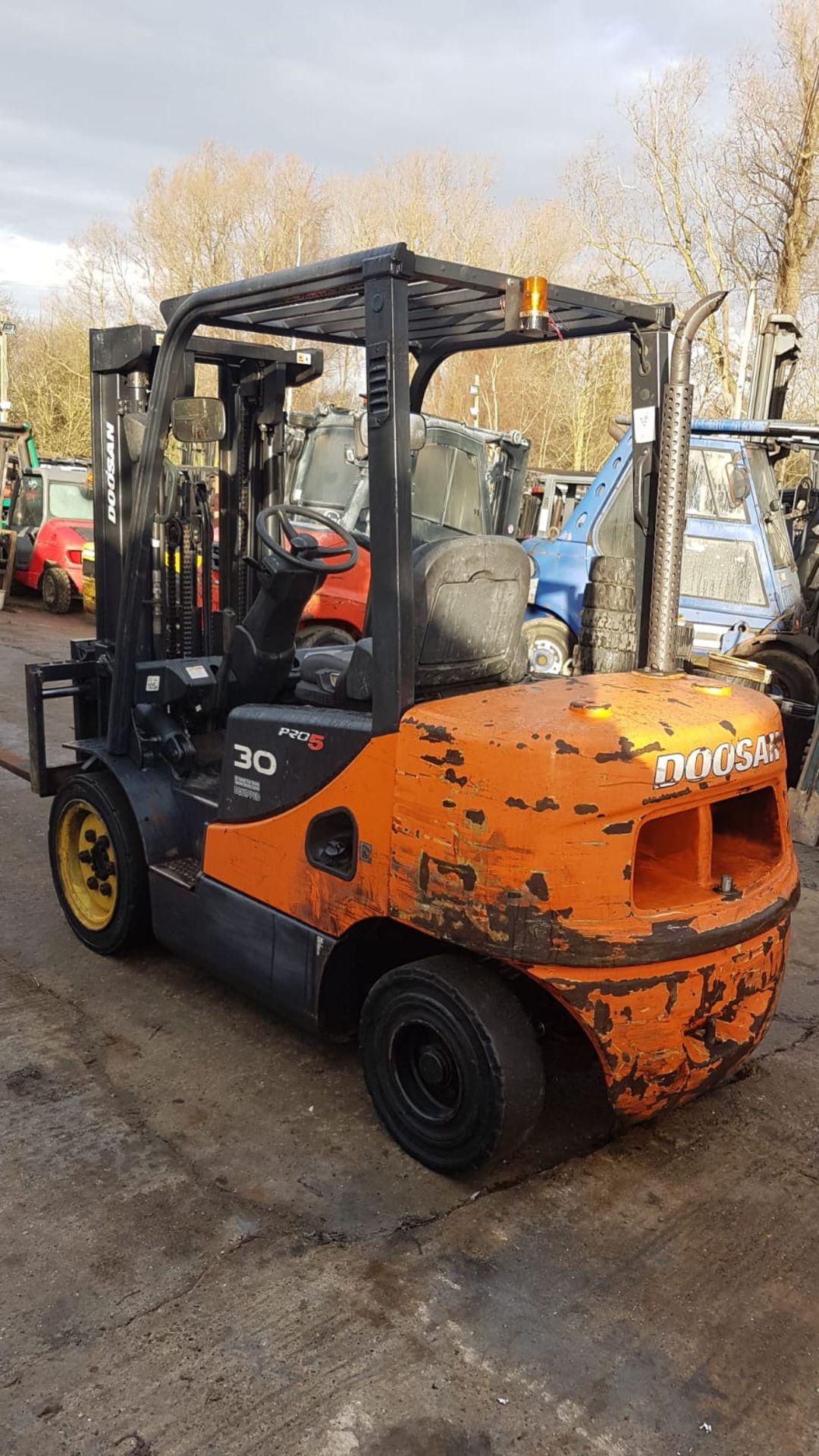 DOOSAN D30S DIESEL FORKLIFT TRUCK, 3 TONNE LIFT YEAR 2011 4.7 METRE 3 STAGE TRIPL MAST WITH SIDE