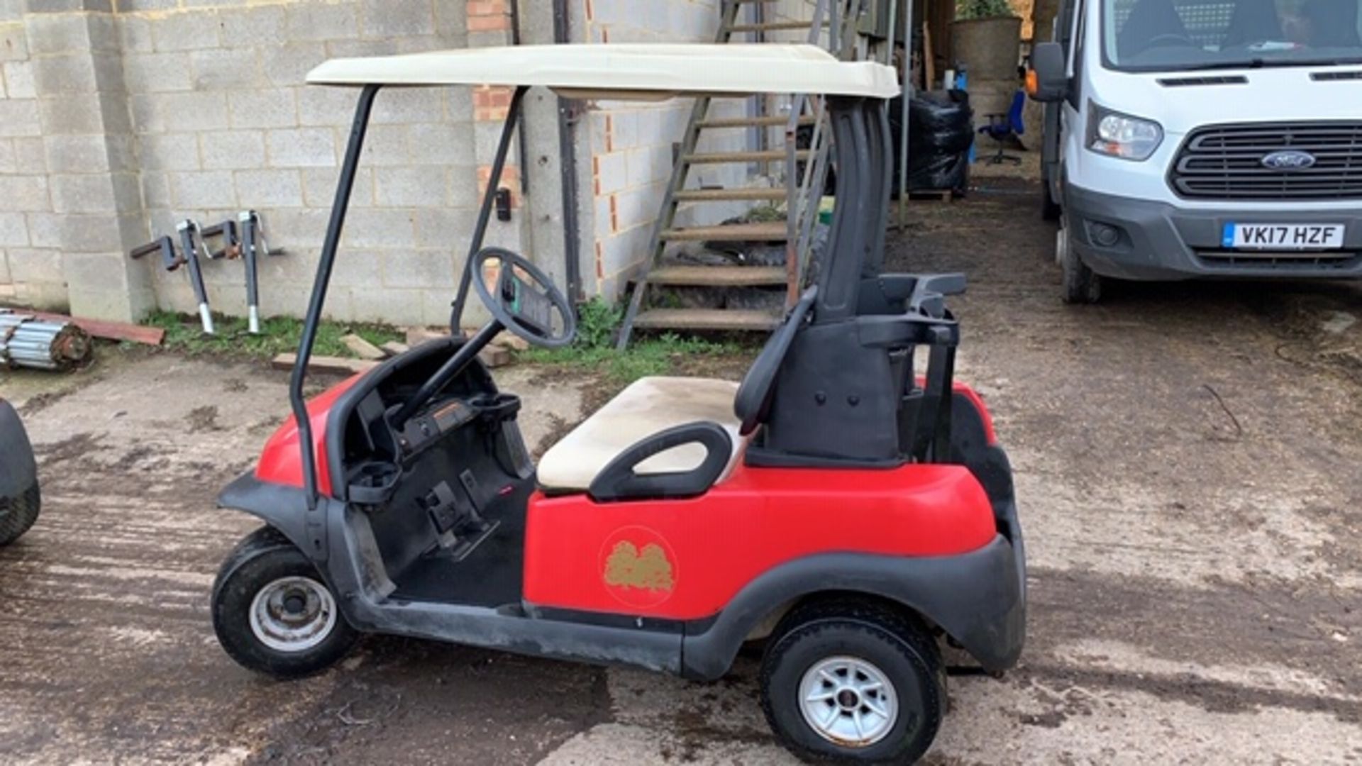 CLUBCAR ELECTRIC GOLF BUGGY, NON RUNNER, NO BATTERIES, INCOMPLETE YEAR 2004, NO KEYS. LOT - Image 3 of 4