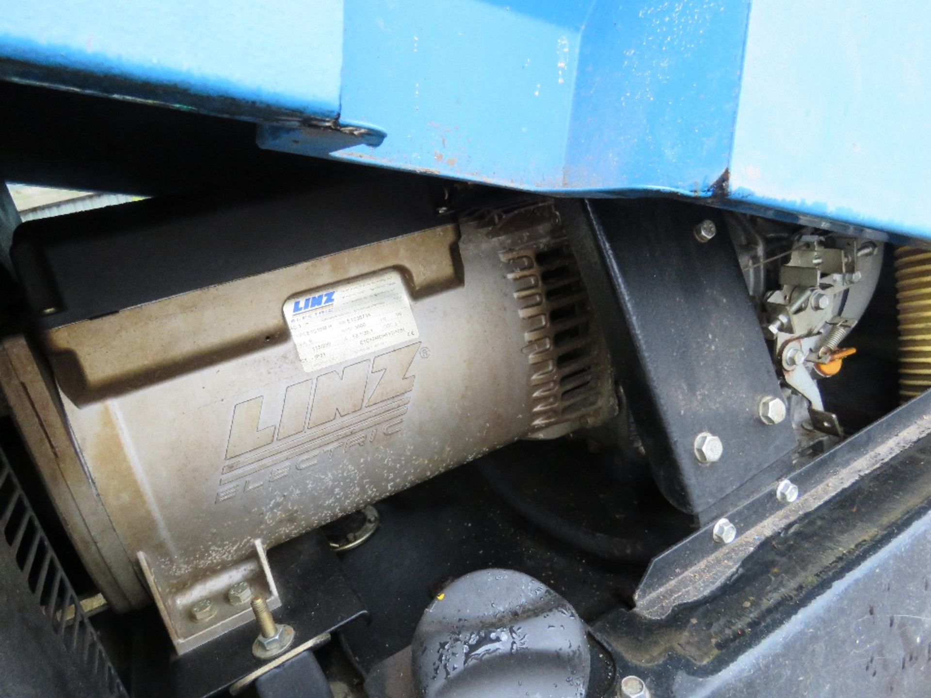 Genset MG6 barrow generator WHEN TESTED WAS SEEN TO RUN AND MAKE POWER - Image 3 of 3