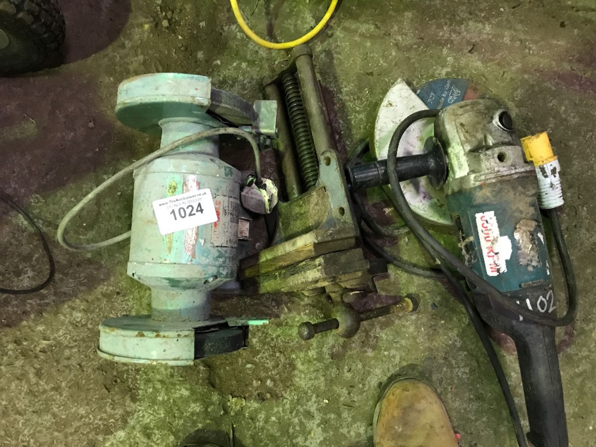 240v Bench grinder, vice and 110v angle grinder