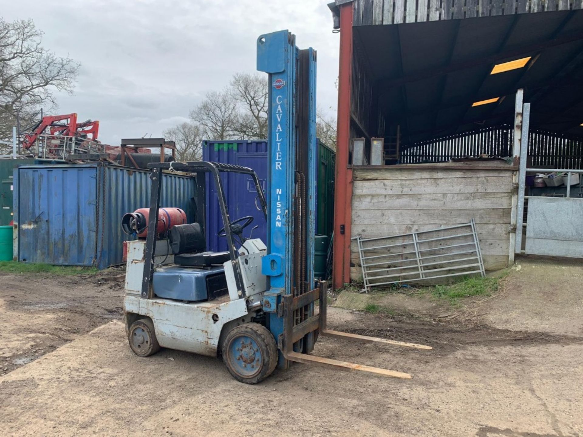 NISSAN CPF02 GAS POWERED FORKLIFT TRUCK, 7M LIFT HEIGHT, 2 TONNE LIFT, HOUR CLOCK BLANK, YEAR