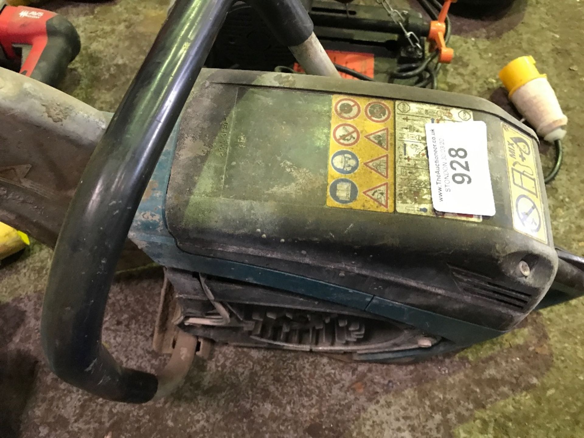 Makita petrol saw for parts