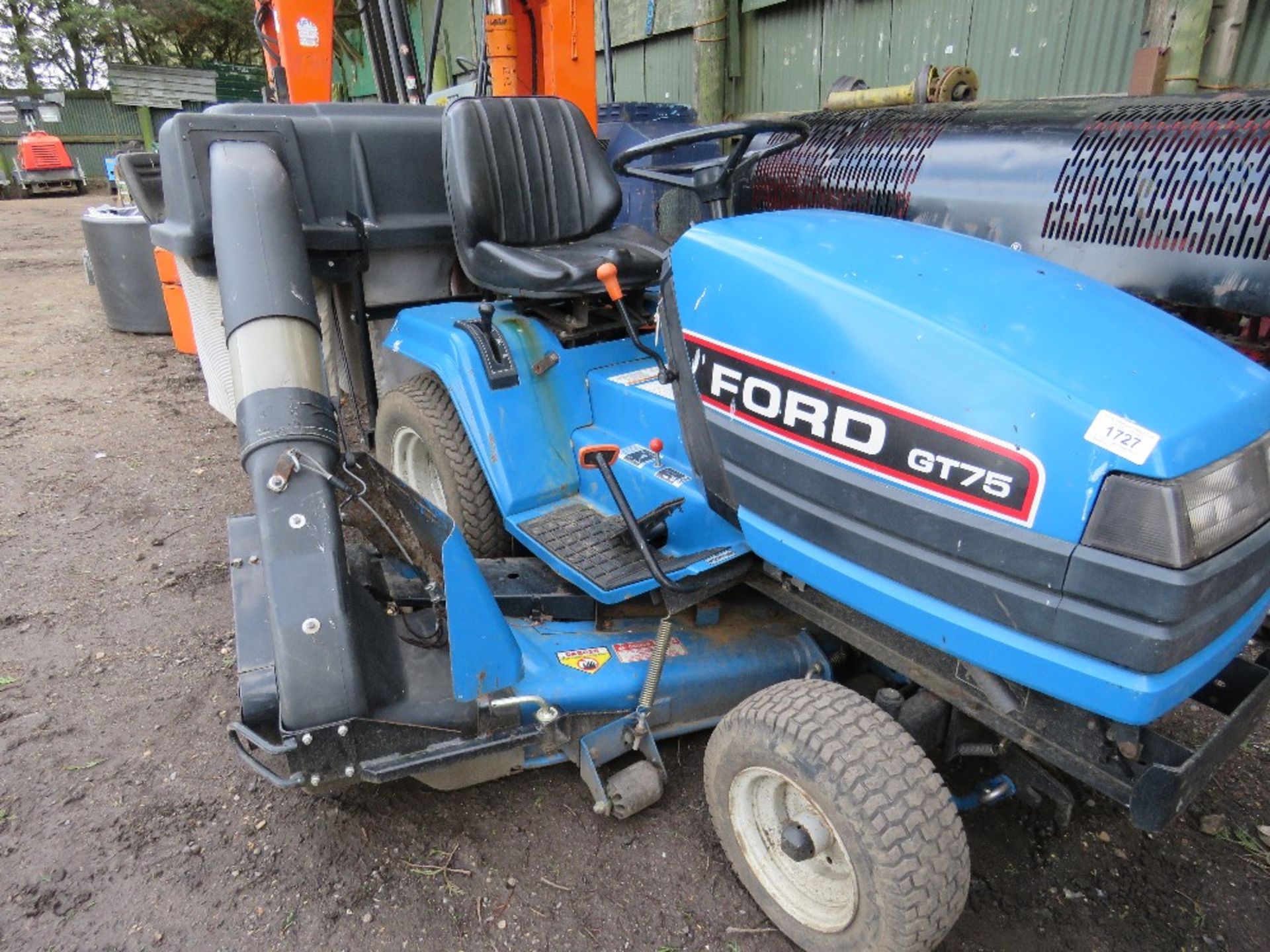 Ford GT72 2wd diesel ride on mower c/w collector