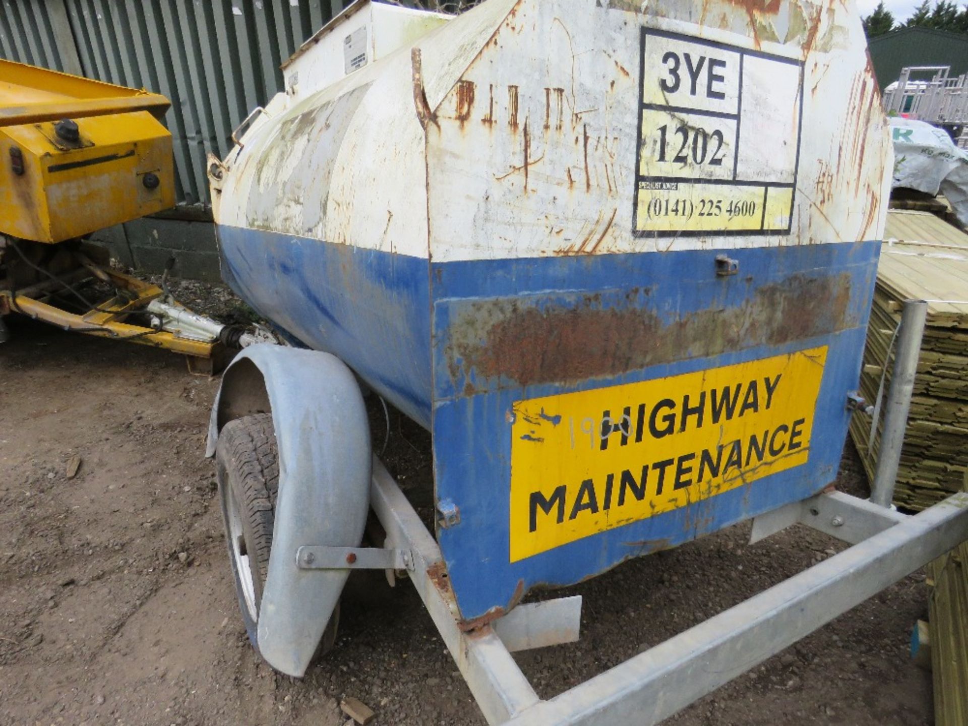 MAIN 1000 LITRE DIESEL BOWSER - Image 3 of 3