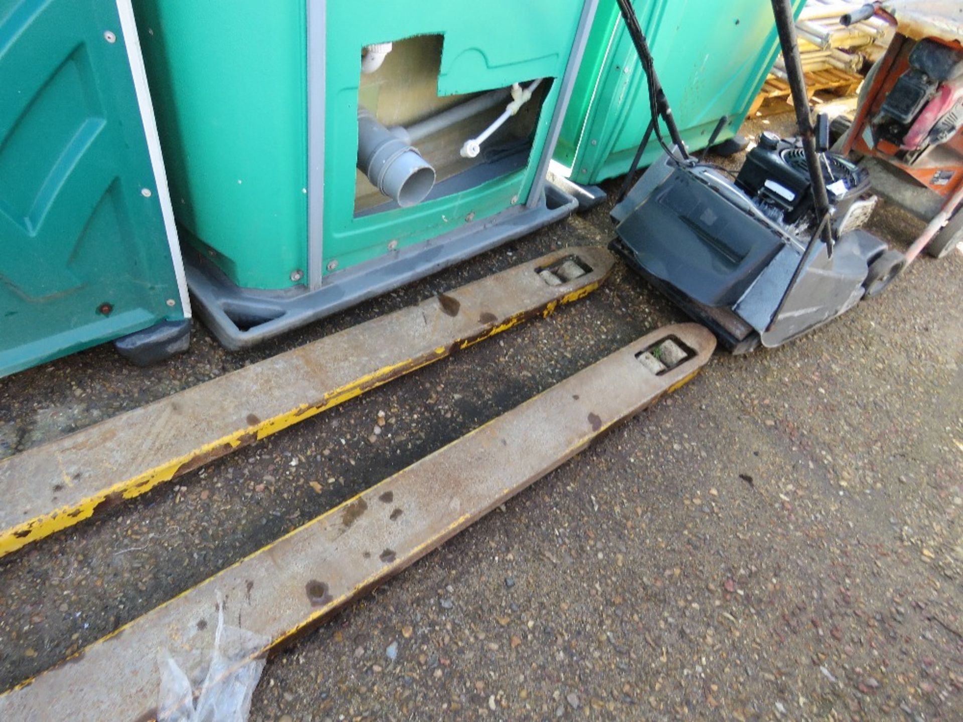 Long tined pallet truck - Image 3 of 3