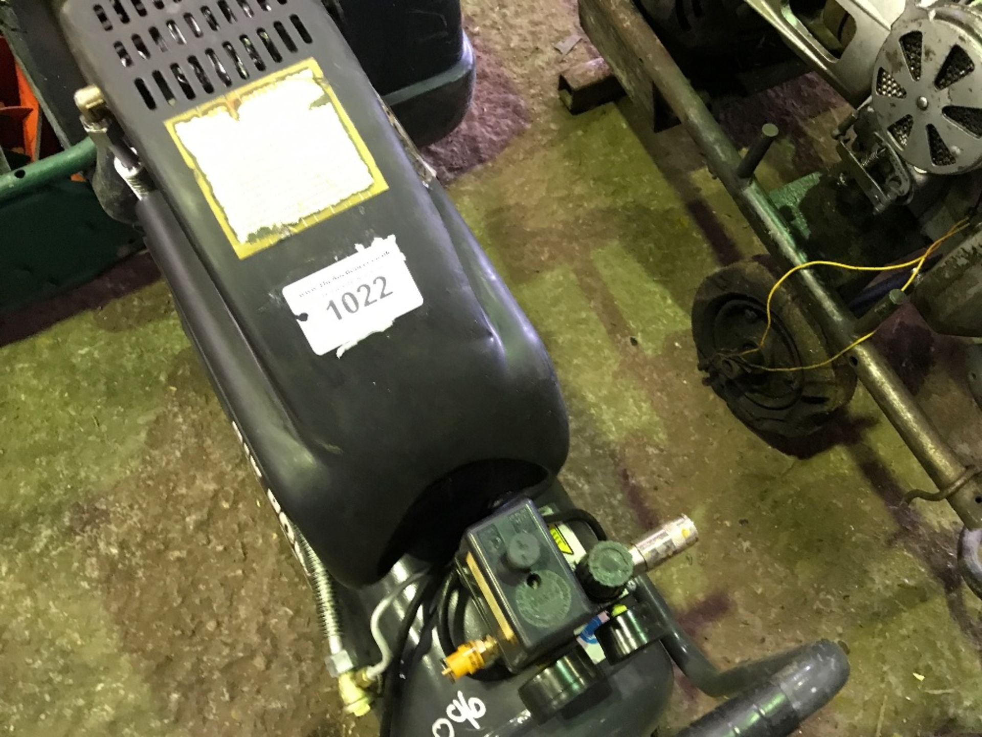 Sealey 24litre 240v compressor - Image 2 of 3