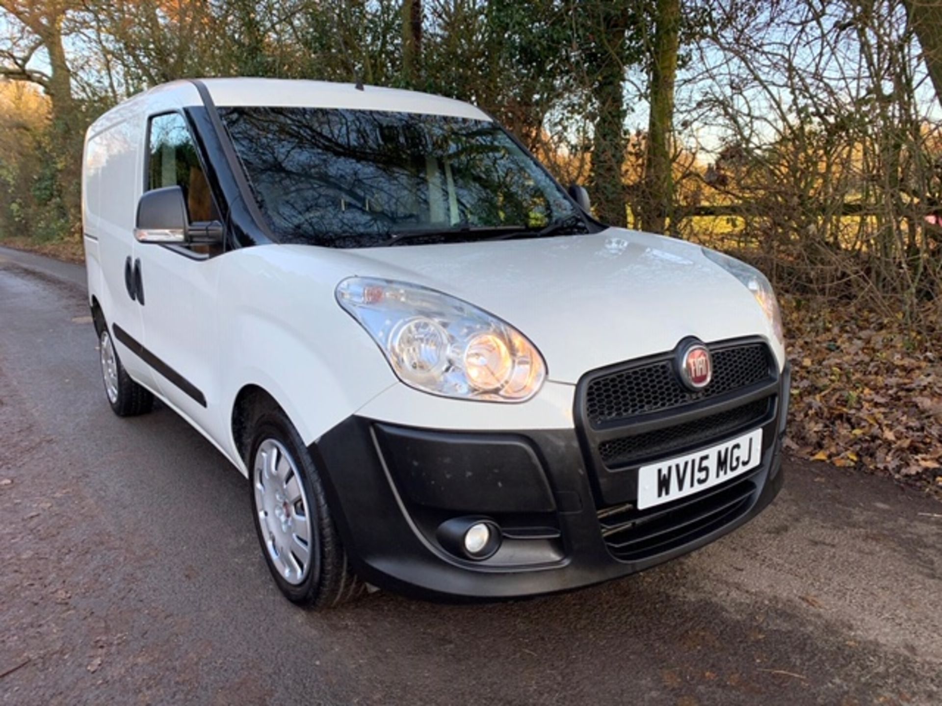 FIAT DOBLO 1.3CDT1 PANEL VAN. REG:WV15 MGJ YEAR 2015, 5 SEAT CREW VAN WITH EXTRA SEATS. TESTED - Image 3 of 6