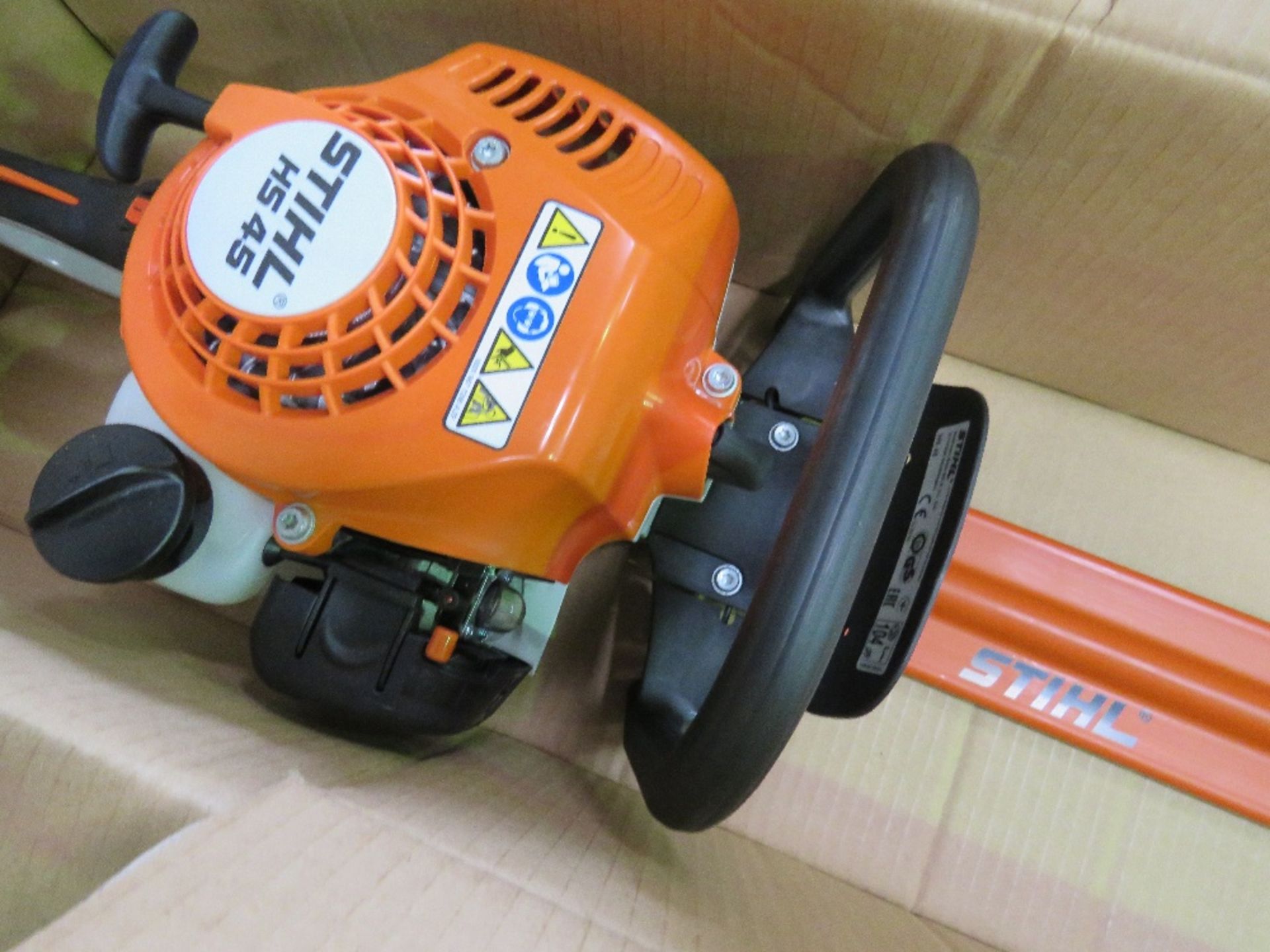 STIHL HS45 PETROL ENGINED HEDGE CUTTER, BOXED - Image 2 of 2