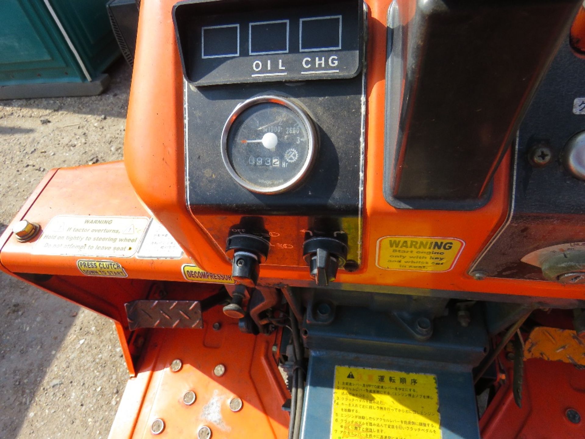 KUBOTA B1600 4WD COMPACT TRACTOR ON GRASS TYRES WITH REAR LINKAGE, NO VAT ON HAMMER PRICE - Image 5 of 6