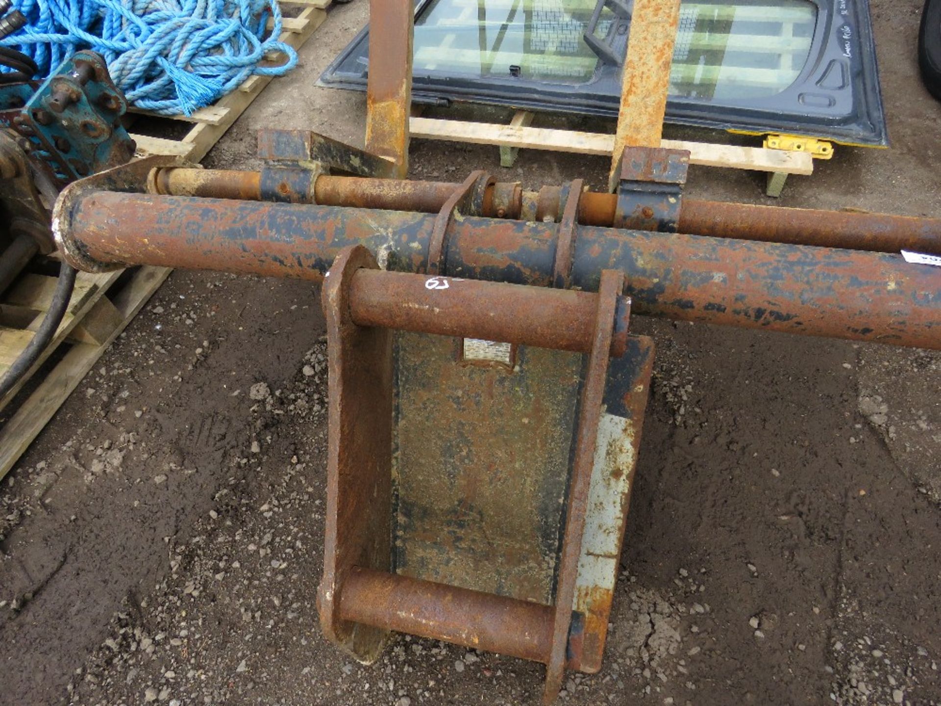 Set of Keen excavator-mounted pallet forks, yr2014, on 65mm pins, untested - Image 3 of 5