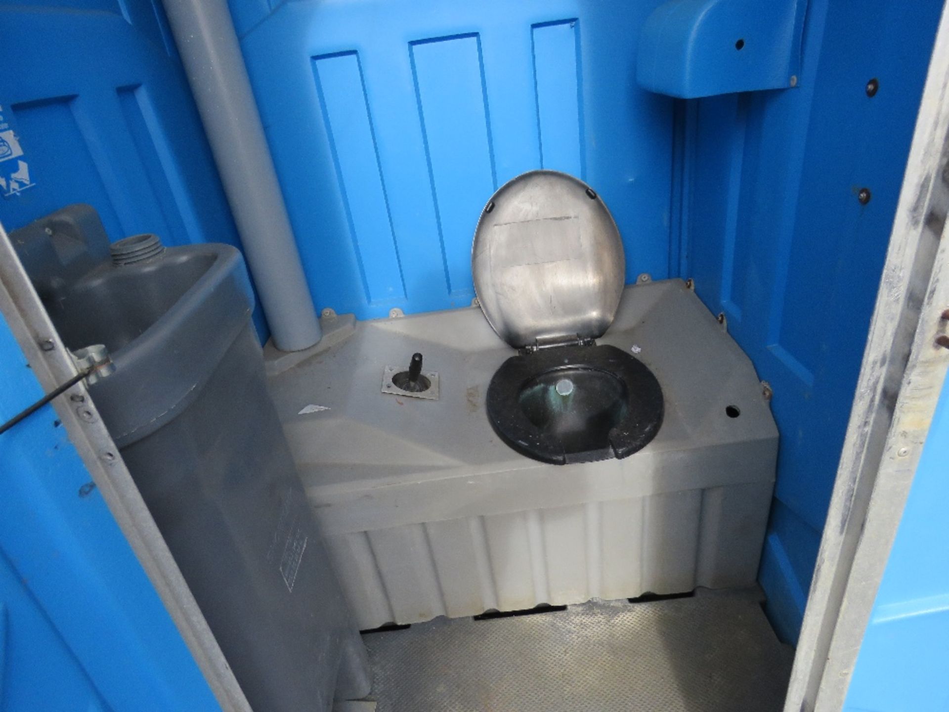 Portable site toilet - Image 2 of 3