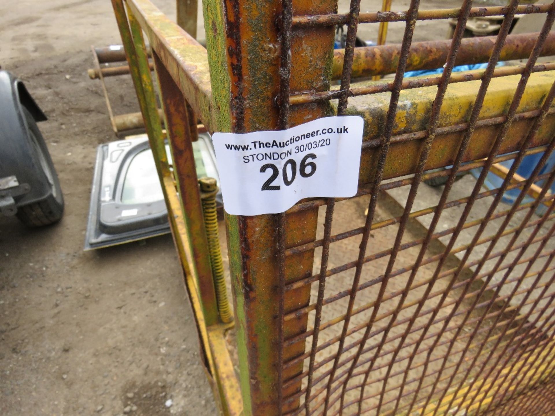 Forklift mounted man cage, untested - Image 4 of 4