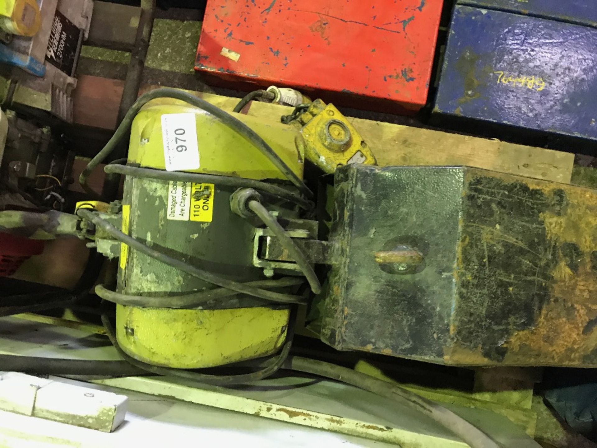 GIS 110v 1tonne chain hoist, untested