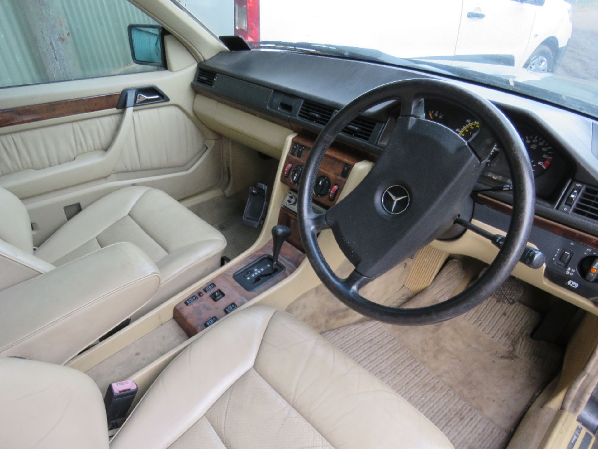 Mercedes 300 CE 24 coupe car, auto, reg. G397 TTO - Image 8 of 11