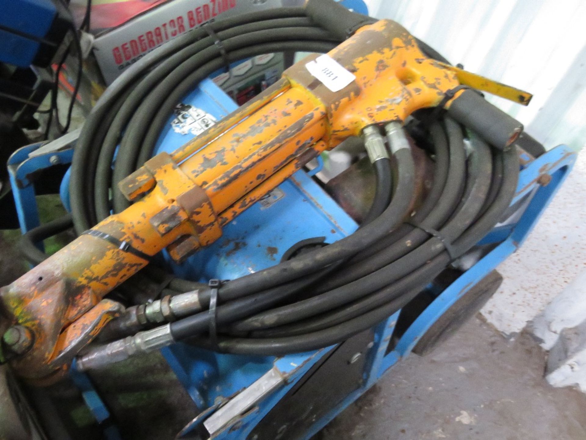 Blue hydraulic breaker pack c/w hose and gun