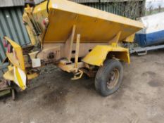 ECON TOWED SALT SPREADER