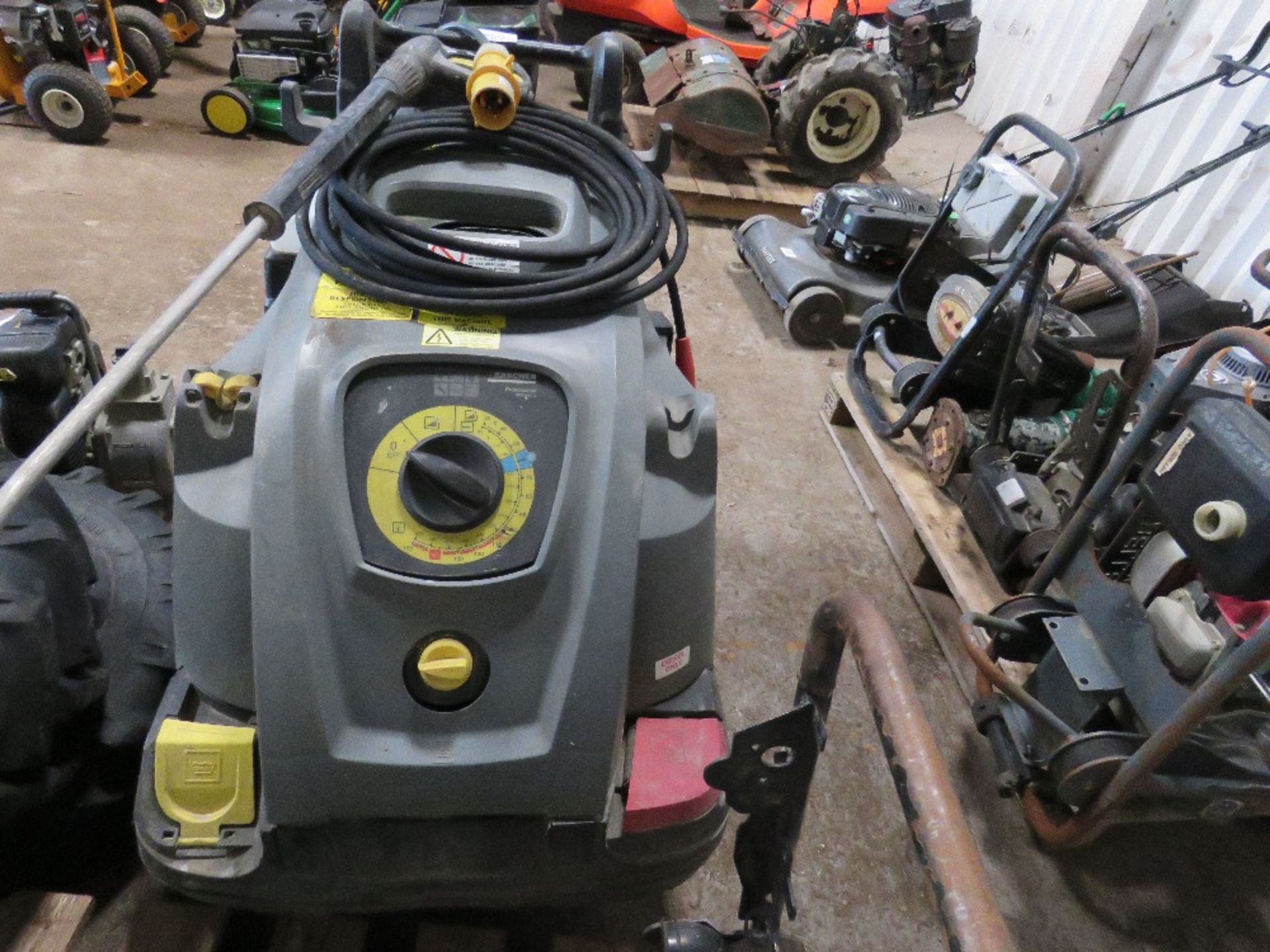 KARCHER HDS 6110C 110VOLT STEAM CLEANER. YEAR 2014, UNTESTED, CONDITION UNKNOWN All items "sold as - Image 3 of 3