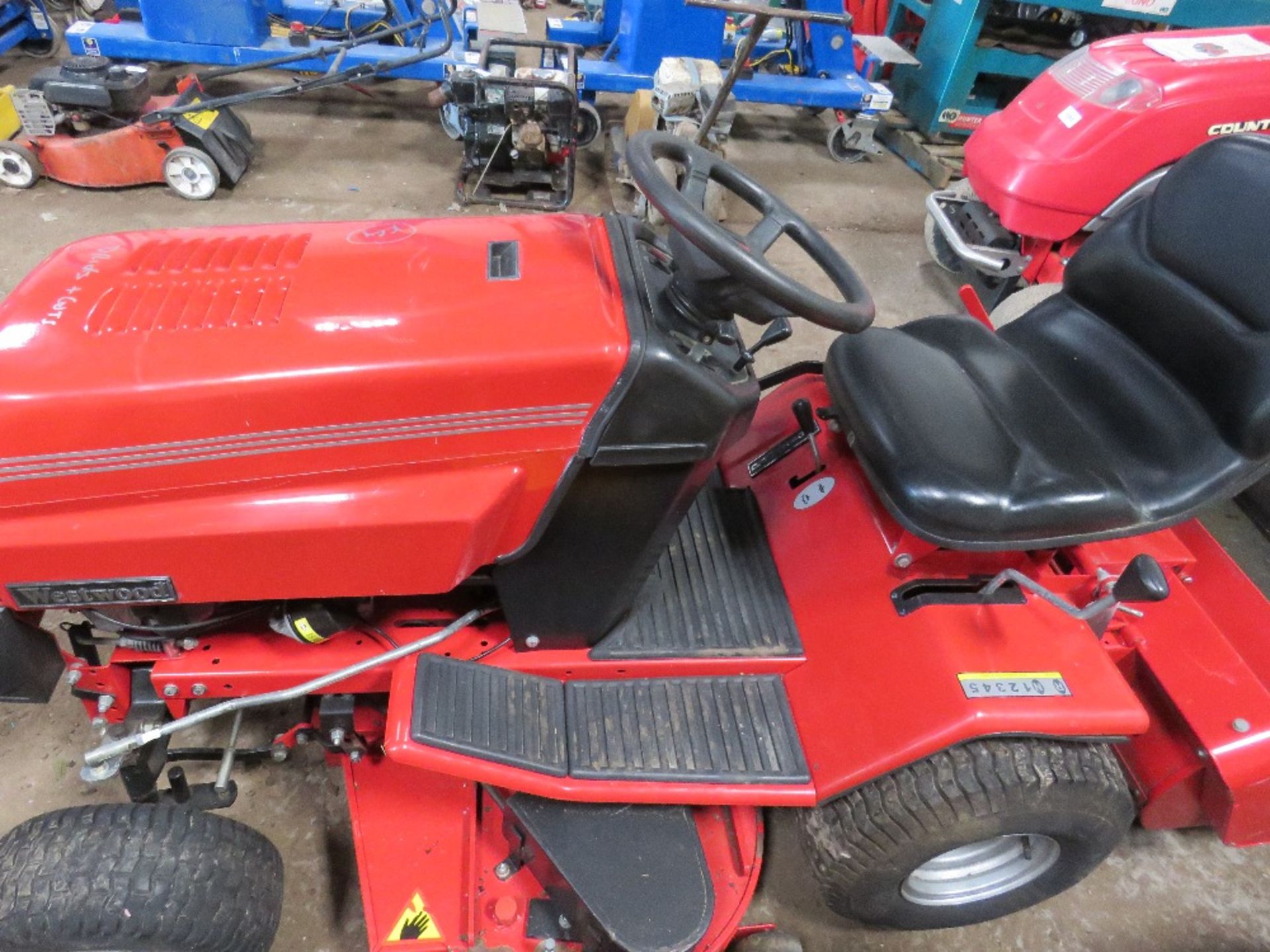 WESTWOOD T1600M RIDE ON MOWER WITH COLLECTOR - Image 3 of 3