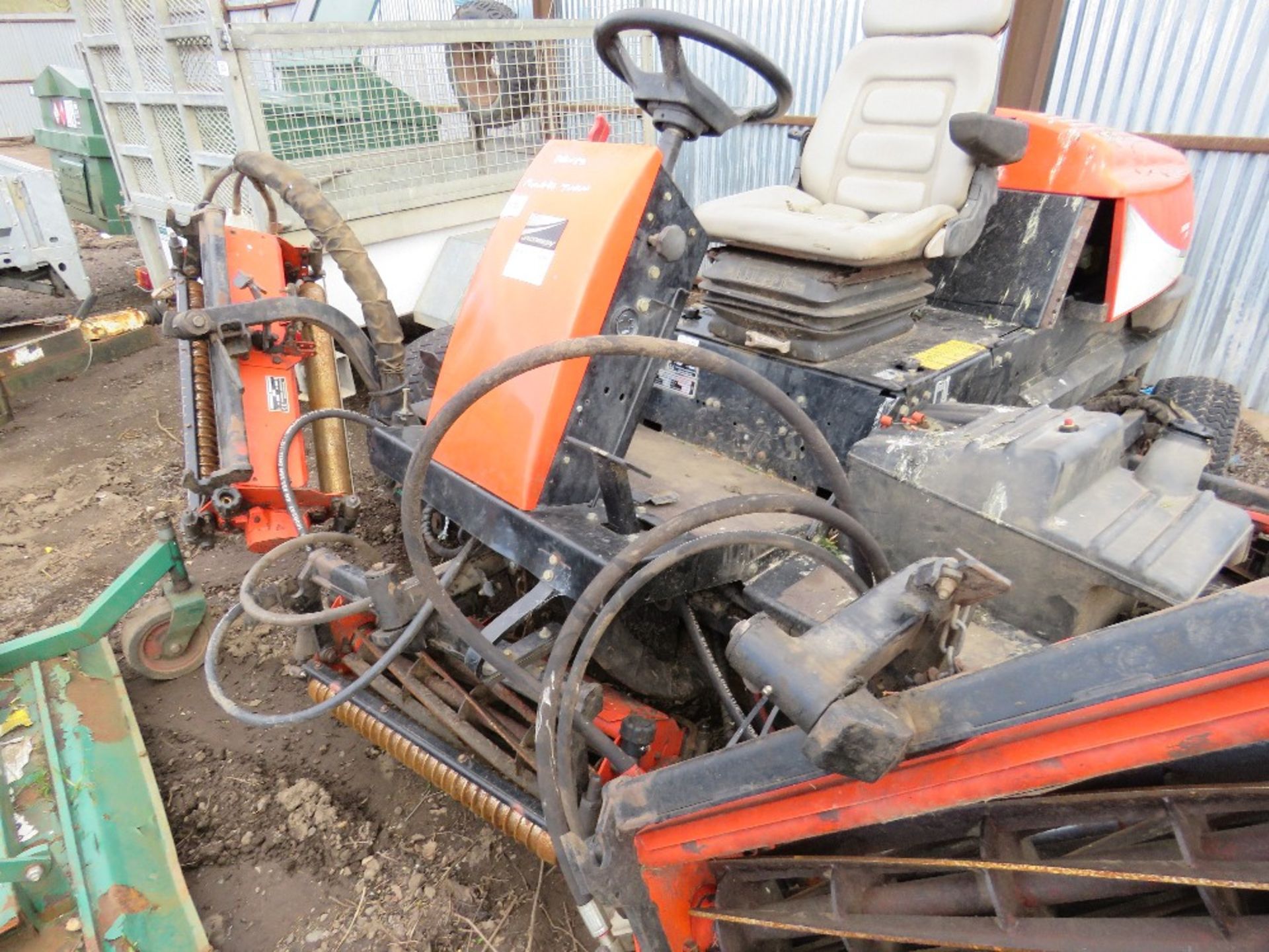 Jacobson Fairway 305 5-gang 4wd ride on mower, - Image 10 of 10