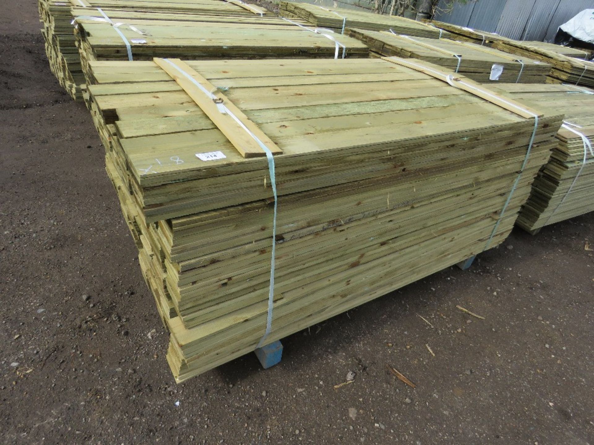 Pack of feather edge timber, 1.8m length x 10cm wide