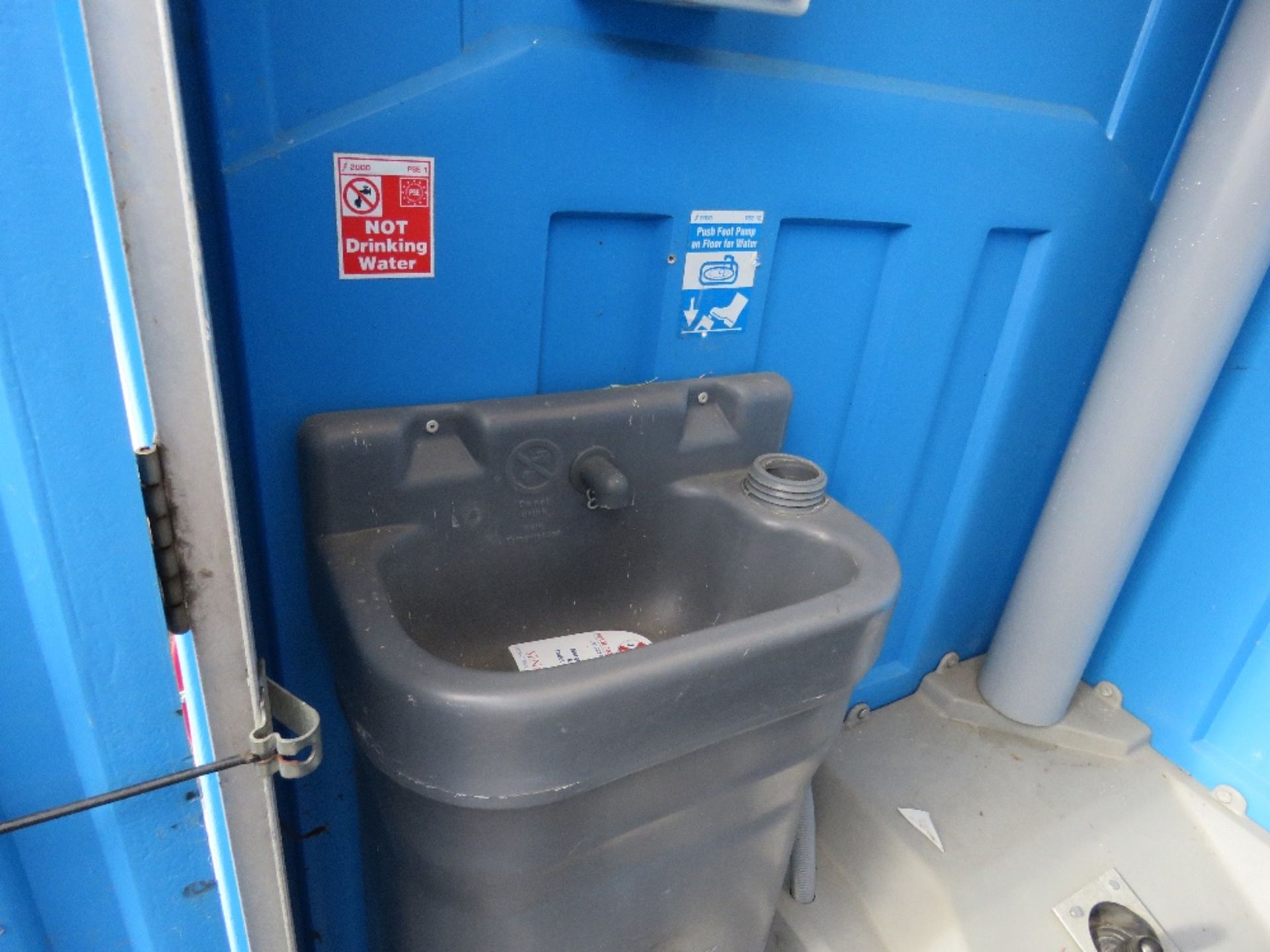 Portable site toilet - Image 3 of 3