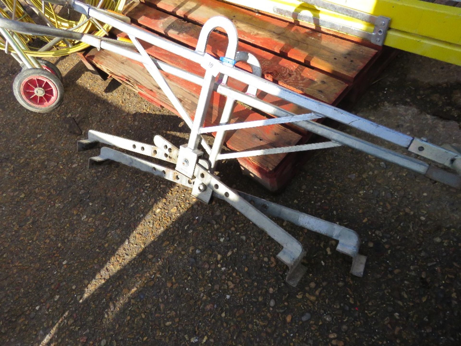 2no. Kerb lifting tongs - Image 2 of 3